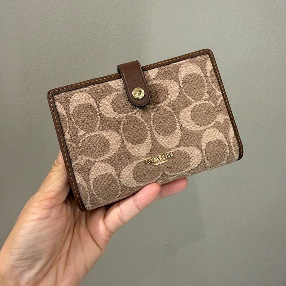New‼️Coach 2-In-1 Wallet In Signature Chenille CFX40 Vintage Brown